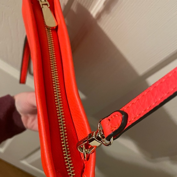 Vince Camuto Crossbody purse - Picture 6 of 8